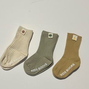 Neutral baby socks